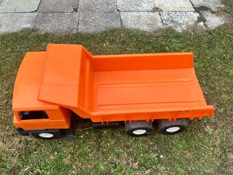 3x auto na hraní - 2