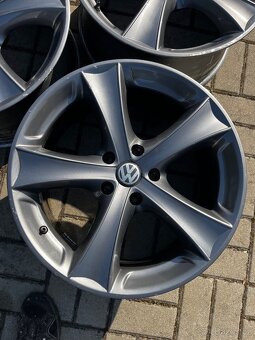 VW T5 Multivan alu kola 19’ - 2