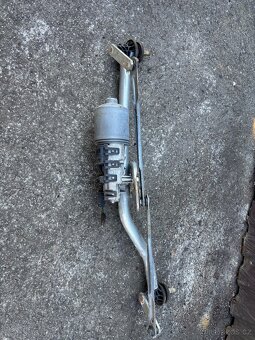 Mechanismus stěračů BMW 1 e87 - 2