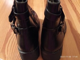 Krásné černé kotníčkové boty, úplně nové - 2