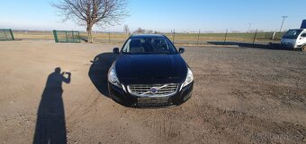 VOLVO V60 2.0 D3 5V 120KW MOMENTUM - 2