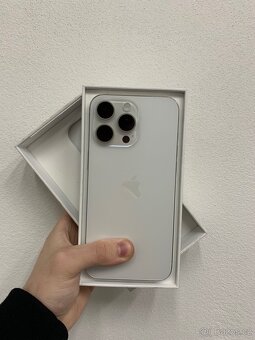 iPhone 15 Pro Max 256 Bílý - 2
