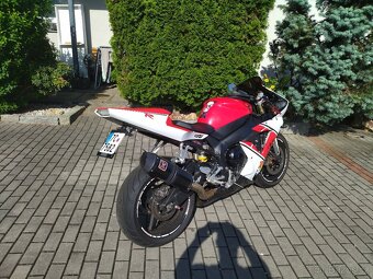Yamaha YZF R1 - 2