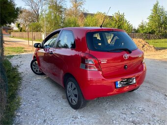 Toyota Yaris 1.3 VVTI - 2