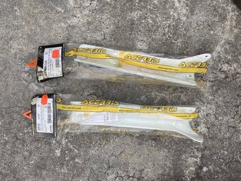 Chrániče přední vidlice cena Suzuki RM 250 r.96-98 novy - 2