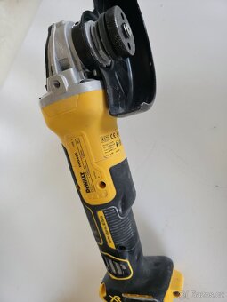 Dewalt úhlová bruska - 2