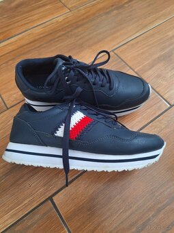 Kožené sneakers Tommy Hilfiger, vel. 39 - 2