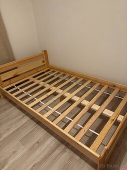 Postel 120cm s roštem a matrací - skvělý stav - 2