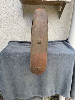 Jawa 250 Pérák přední blatník - 2