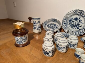 Porcelánová jídelní souprava cibuláky + mlýnek na kávu Lodos - 2