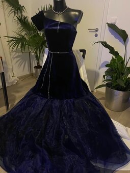 Maturitni sametove modre saty dlouhe tylove 38 - 2