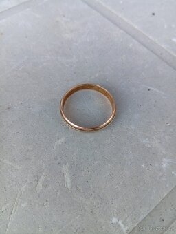 Prodám 2 zlaté prstýnky. - 2