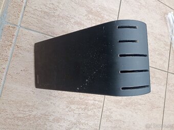 Stojan na nože Fiskars - 2