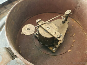 Starožitné hodiny, dvoje různé - 2