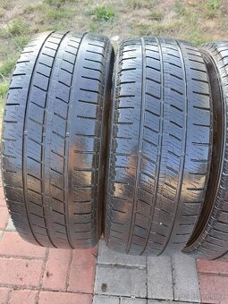 215/65R16 C 109/107T  5,5-6MM GOODYEAR - 2