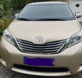TOYOTA SIENNA - 2