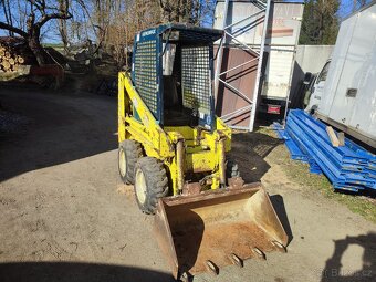 Malý smykový nakladač Gehl Gehlmax SL 1620 a podkop - 2