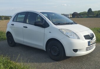 Toyota Yaris 1.0 - Top vzhled - 2