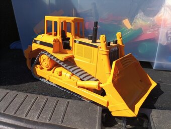 Bruder 2422 Buldozer Caterpillar - 2