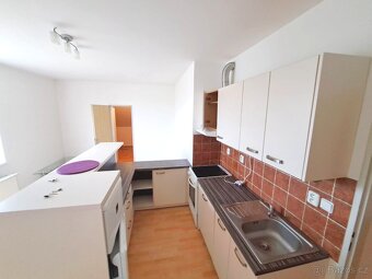 Prodej bytu 2kk s balkonem, 51m2, klidná lokalita - 2
