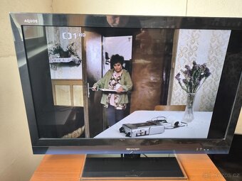 32" TV Sharp Aquos LC-32LE700E - 2