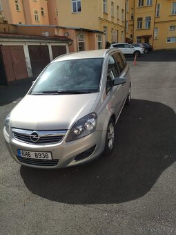 Opel Zafira B 1.8 2011 103kw plyn - 2
