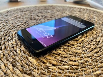 Prodám iPhone SE 2022 128GB black, TOP stav CZ - 2