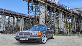 //////MERCEDES E280 W126 ČÍŇAN///// - 2