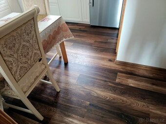 Prodám 24 m2 vinylové podlahy. - 2
