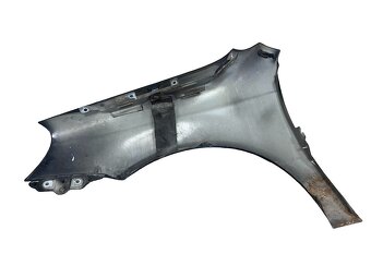 Pravý blatník černá metalíza LC9X VW Golf 5 kombi r.v. 2008 - 2