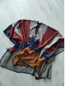 Nový oboustranný pléd akryl s výstřihem 165x130 cm - 2