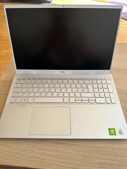 Dell Inspiron 5501 model P102F – (na náhradní díly) - 2
