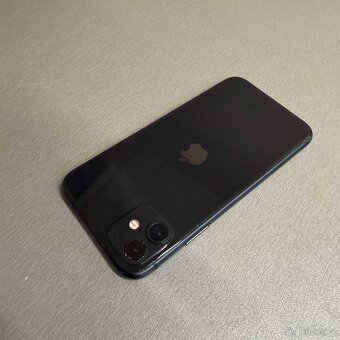 iPhone 11 64GB černý, 100% baterie, 12 měsíců záruka - 2