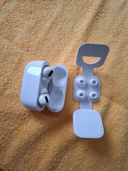 Sluchátka-AirPods Pro 1 - 2