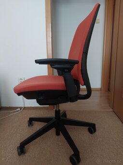 Steelcase Amia – prémiová ergonomická židle, téměř nová - 2