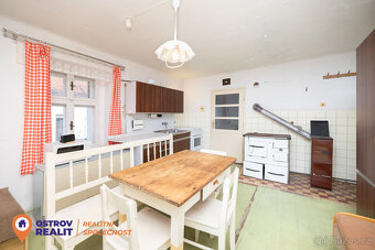 Prodej, rodinný dům, pozemky 11145 m2, Chlum - 2