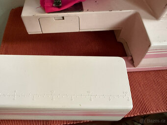 Růžový šicí stroj Privileg - 2