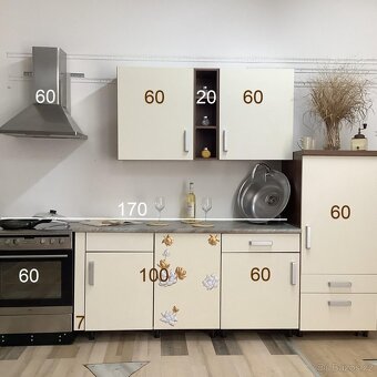 Světlá moderní kuchyně IRMA - 2