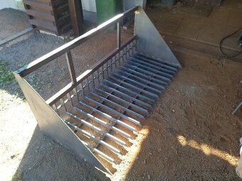 Prosívací,třídící lžíce na nakladač - 2