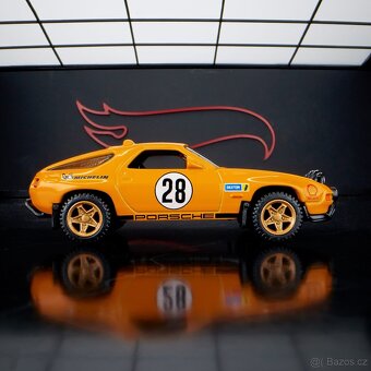 Hot Wheels Elite 64 Porsche 928 Safari - 2