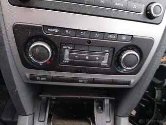 Škoda Octavia rádio a climatronic - 2