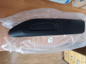 Berlingo IV, plastová ochranná lišta levých předních dveří - 2