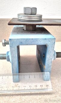 Držák antény na zábradlí bez vrtání - 2