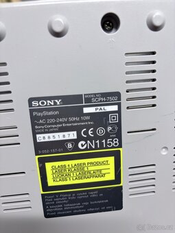 - PS1 Sony Scph-7502 s příslušenstvím - - 2