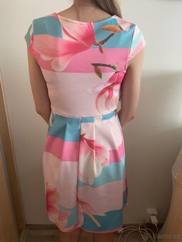 Dámské šaty - 2