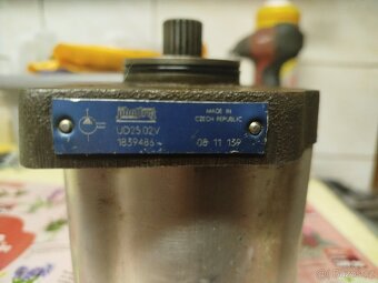 Čerpadlo hydraulické UD 2502V - 2