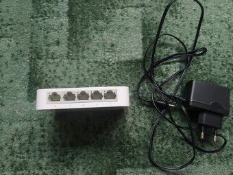 Prodám Switch TP-Link TL-SF1005D - 2
