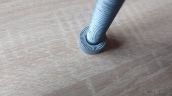 Šroub pro držák zadního třmenu - 2