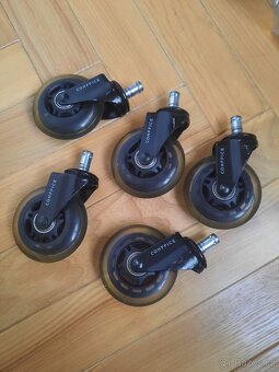 Kolečka ke kancelářské židli - 2