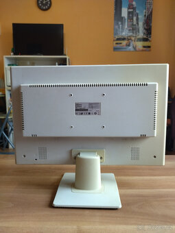 Monitor Fujitsu 22". - 2